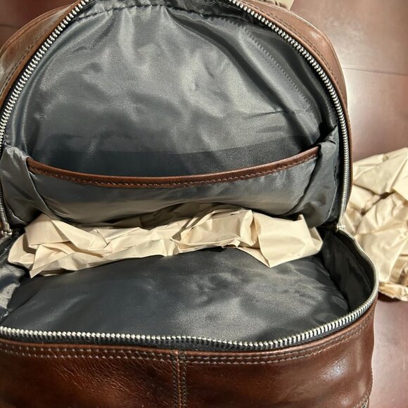 Bugatti Genuine Leather Backpack - Picture 10 of 10